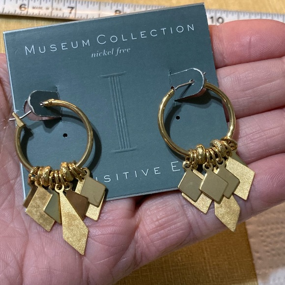 Museum Collection Sensitive Ears Gold-tone Hypo-allergenic hoop w/dangles 2" NEW - Picture 2 of 6